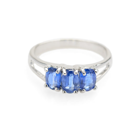 9ct White Gold & Natural Sapphire Trilogy Ladies Ring Birmingham Hallmark 2006 (Code A821)