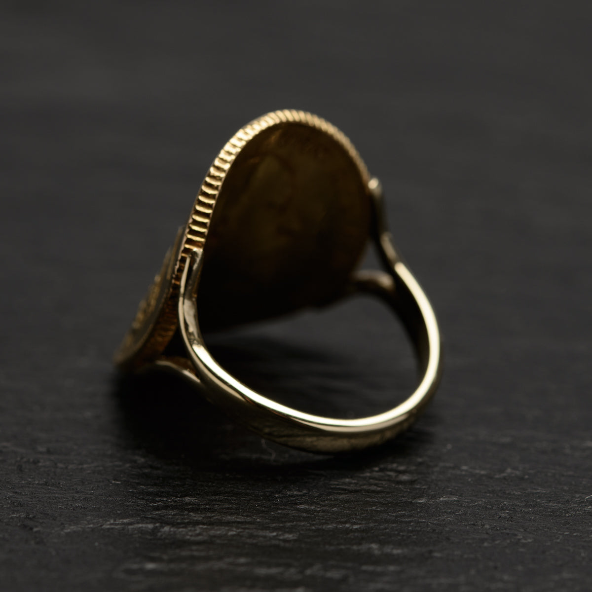 Antique Edward VII 22ct Gold Sovereign Ring With 9ct Gold Band Size N (Code A841)