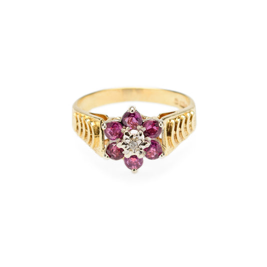 Vintage 9ct Gold Diamond & Ruby Cluster Engagement Ring Hallmarked 1976 (Code A920)