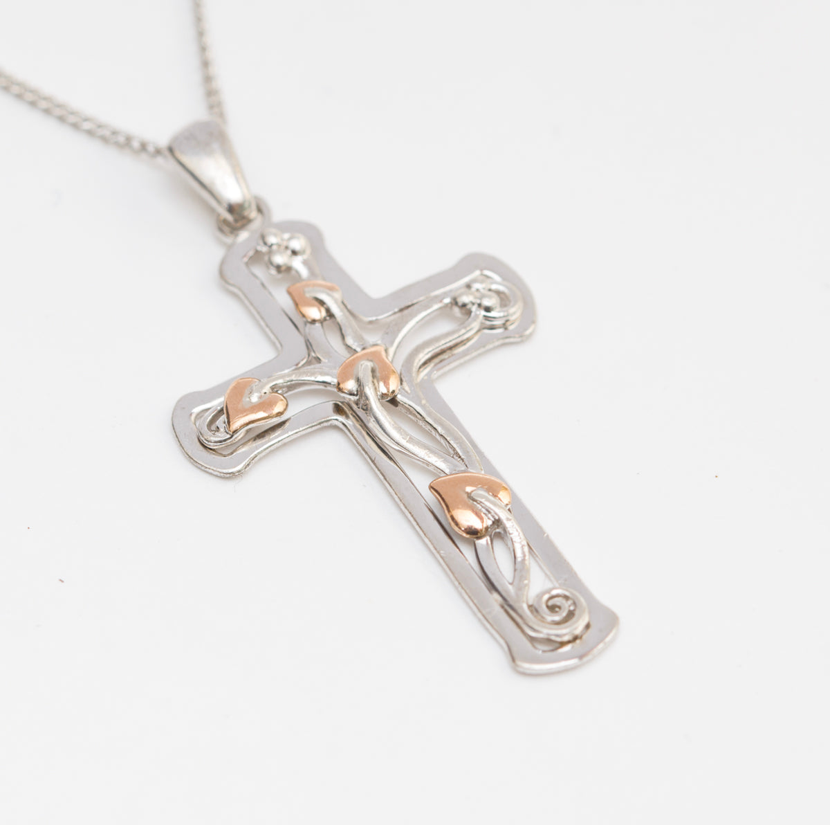 Clogau Jewellery: Welsh Gold, Royal Tradition and Modern Heirlooms