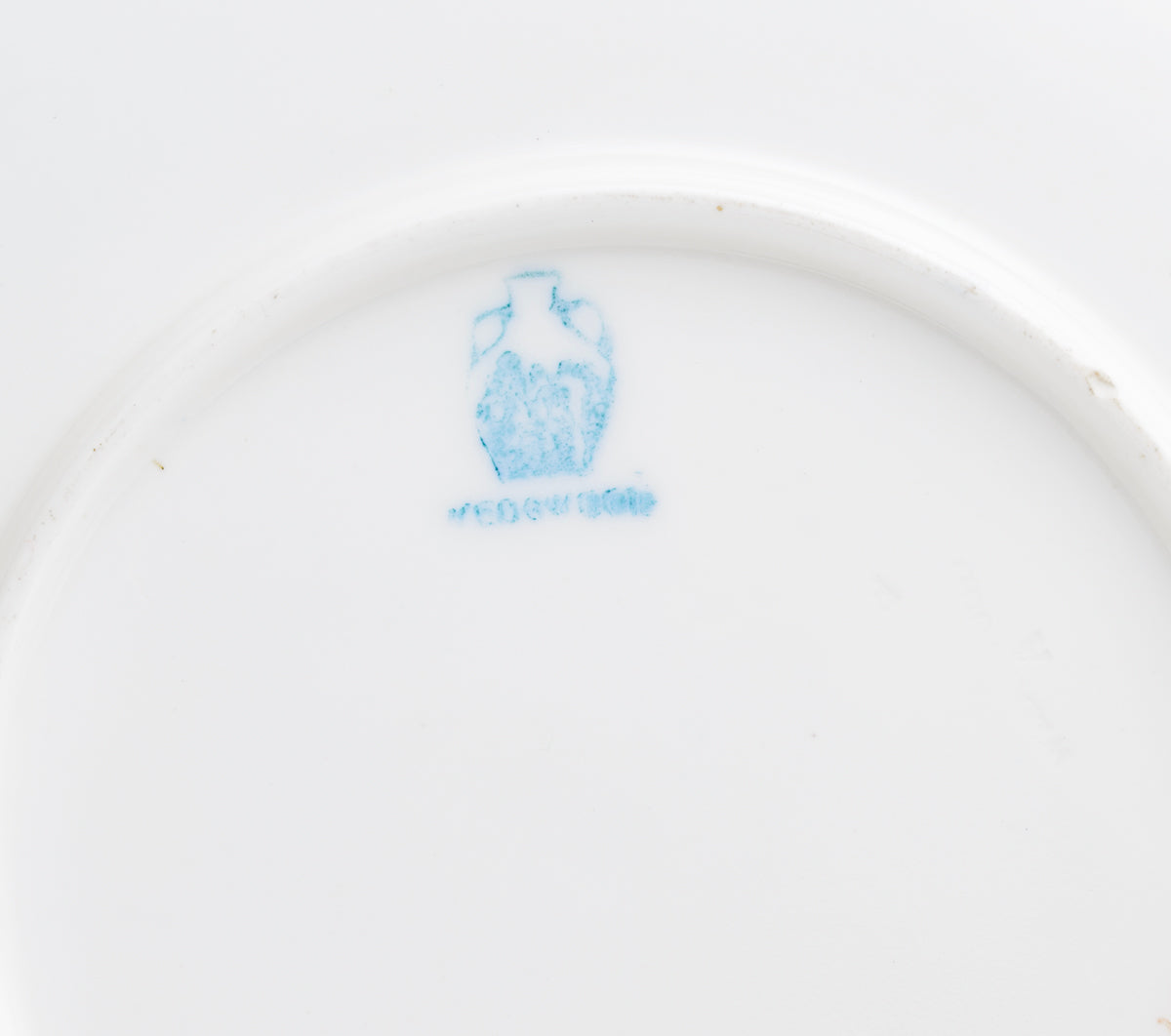 Antique Wedgwood China Hand Painted Dessert/Cabinet Plate Thatched Cottage River (3130)