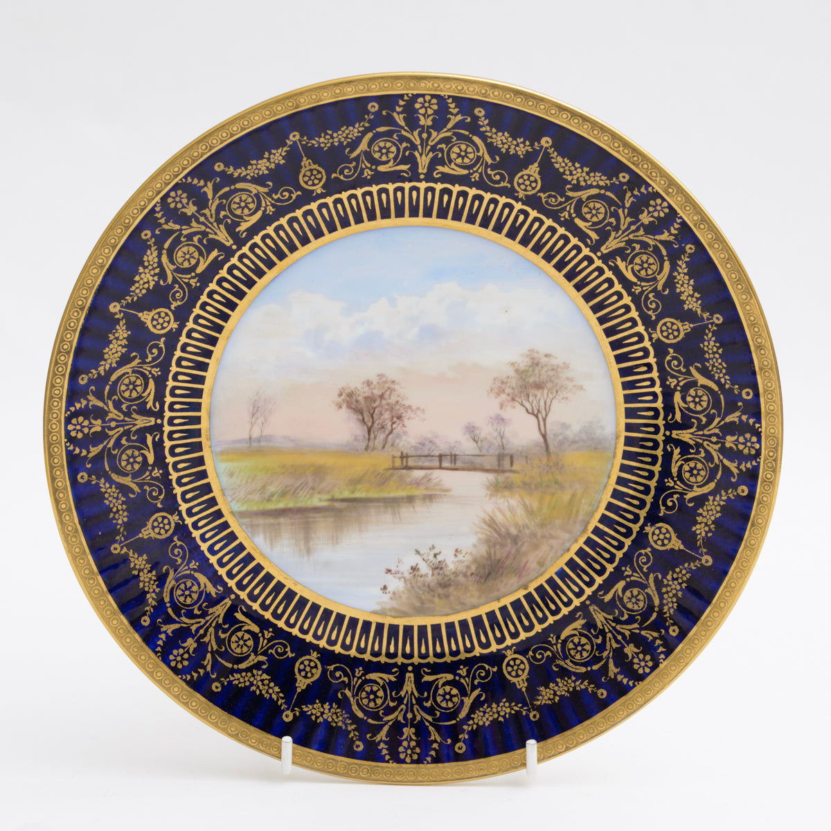 Antique Wedgwood China Hand Painted Tazza With River Scene & Wooden Bridge A/F (3138)