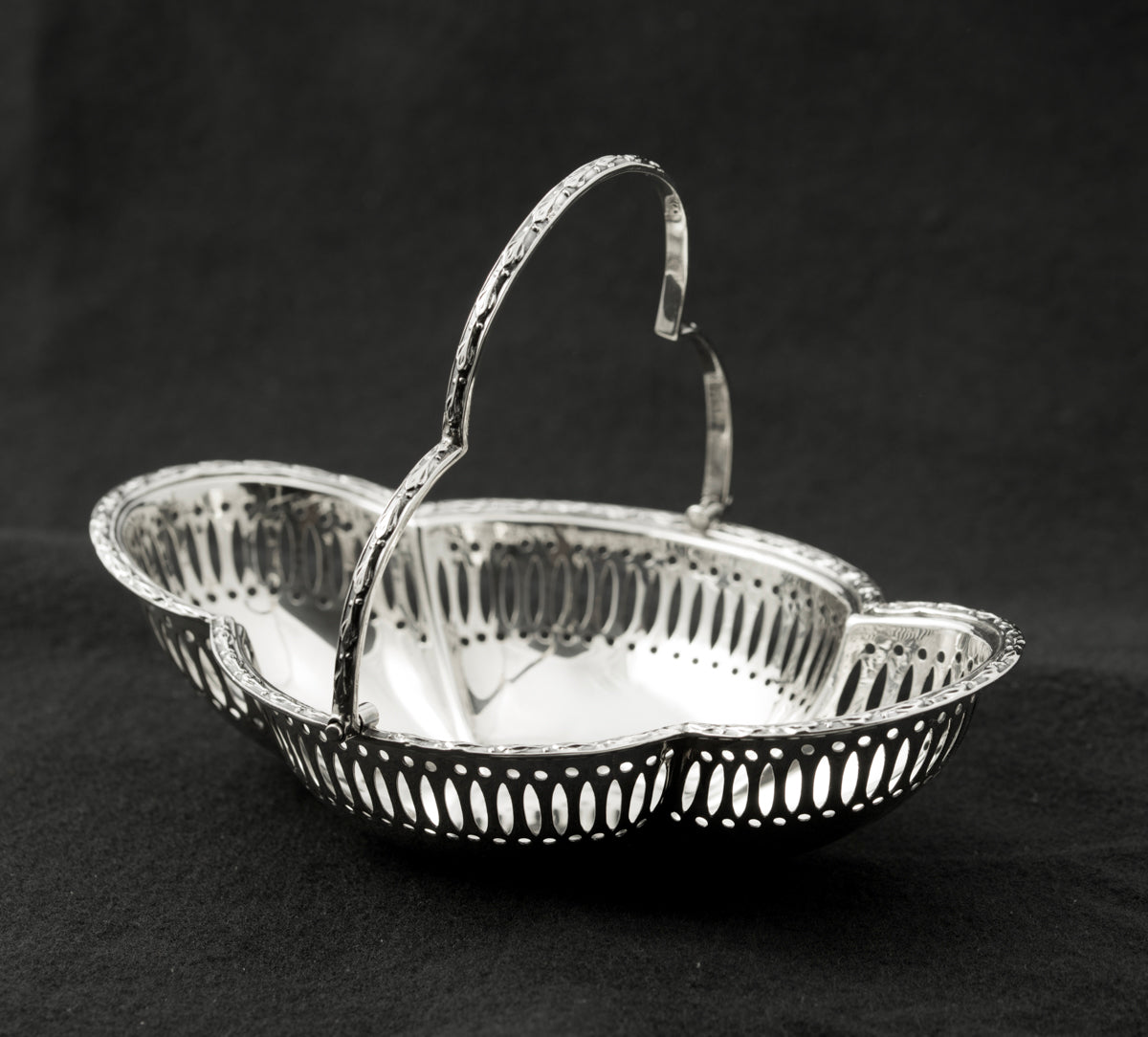 Antique Edwardian Sterling Silver Small Swing Handle Sweet Basket 1910 HM  (3255)