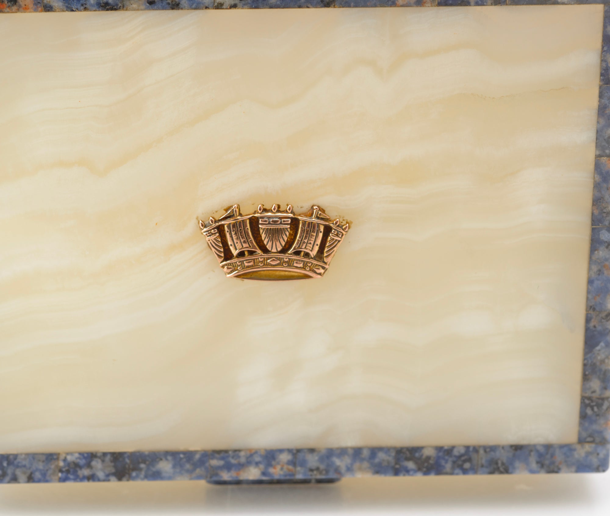 Art Deco white onyx desk box - rear view showing gilt metal piano hinge stamped H.G. & S. Made in England, c.1930
