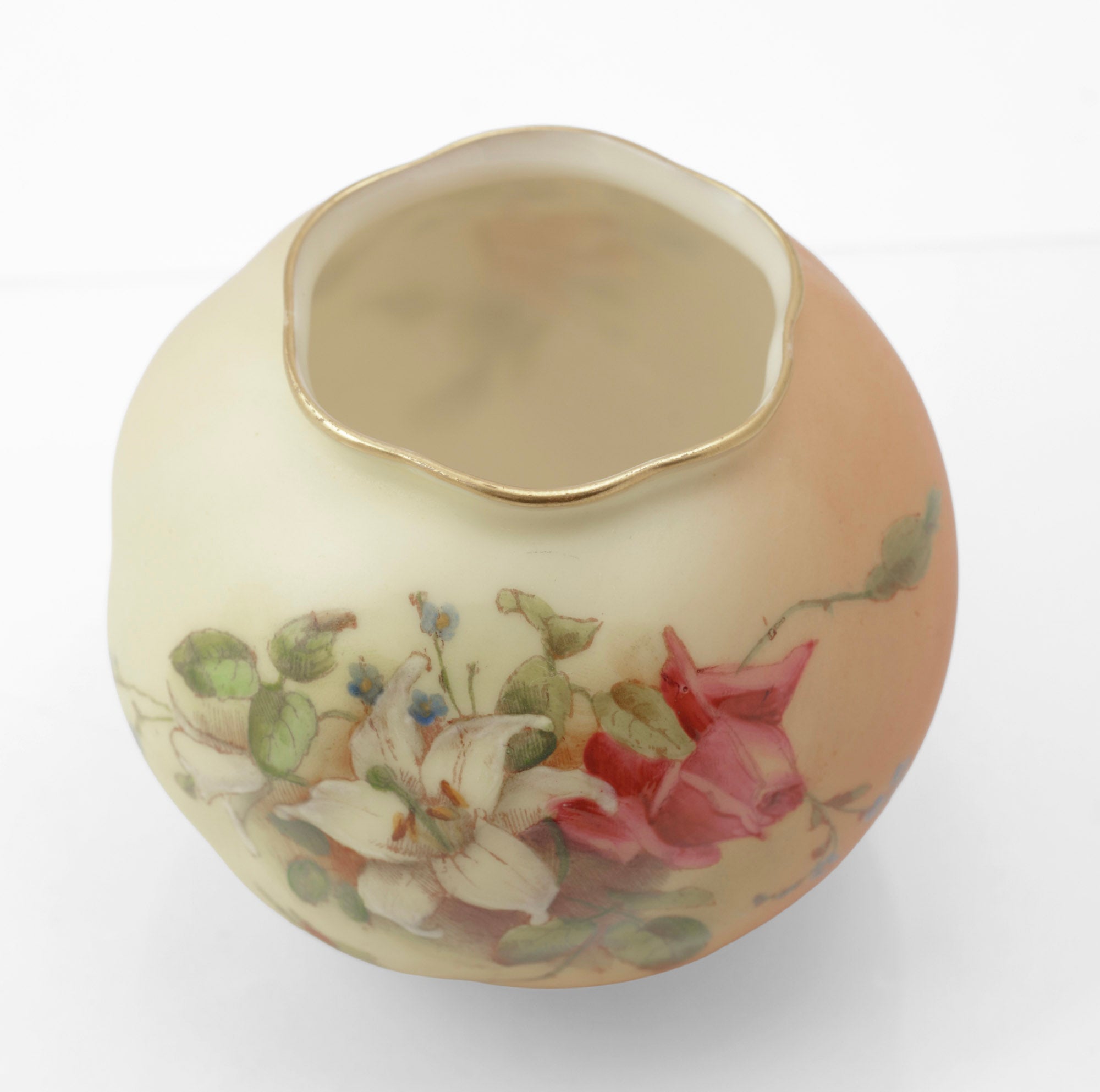 Antique Royal Worcester blush ivory posy vase - top view showing gilt rim and spiral-lobed form, 1914