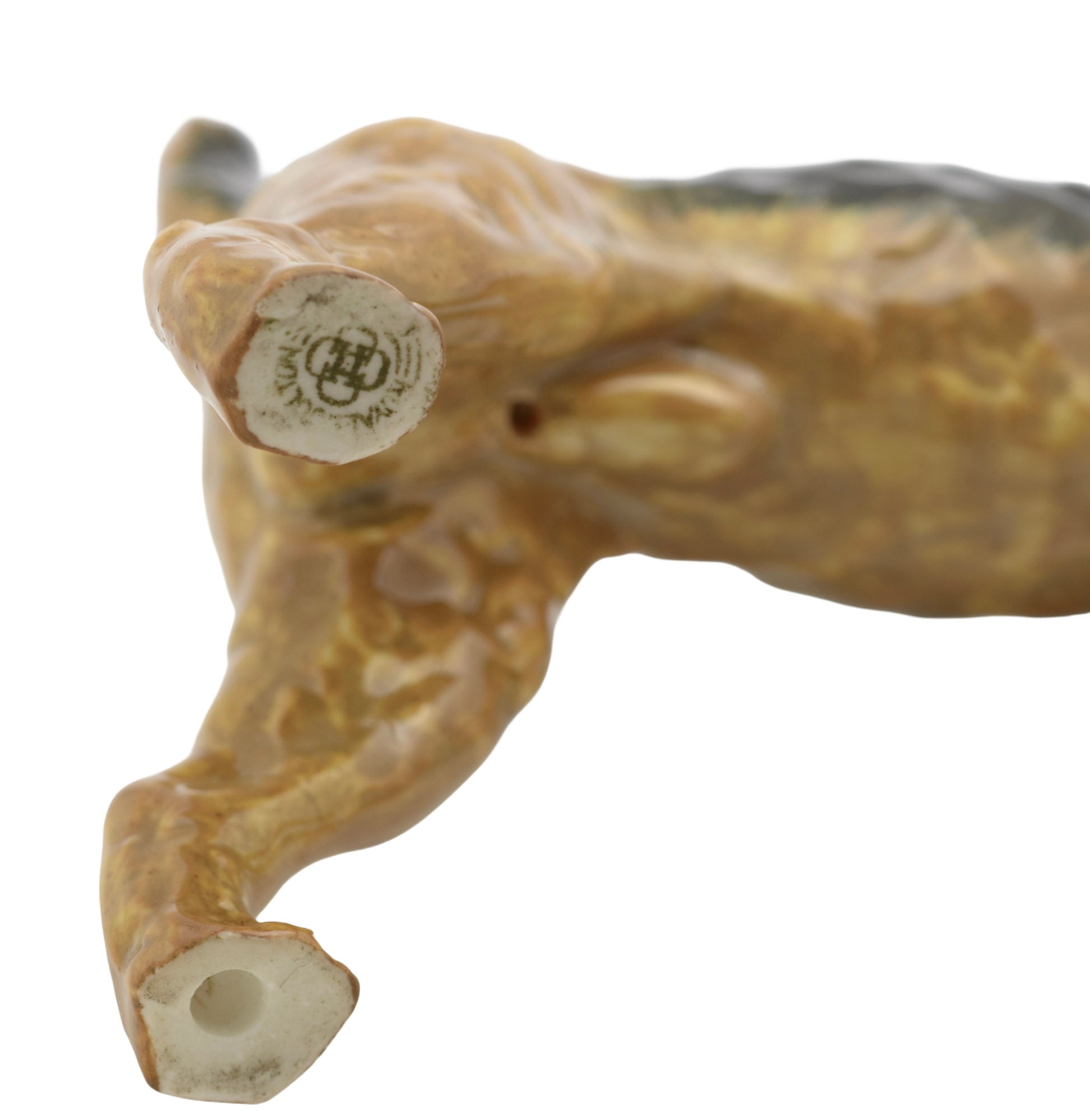 Royal Doulton Airedale Terrier HN1024 figure - additional view showing three quarter rear stance and coat detail
