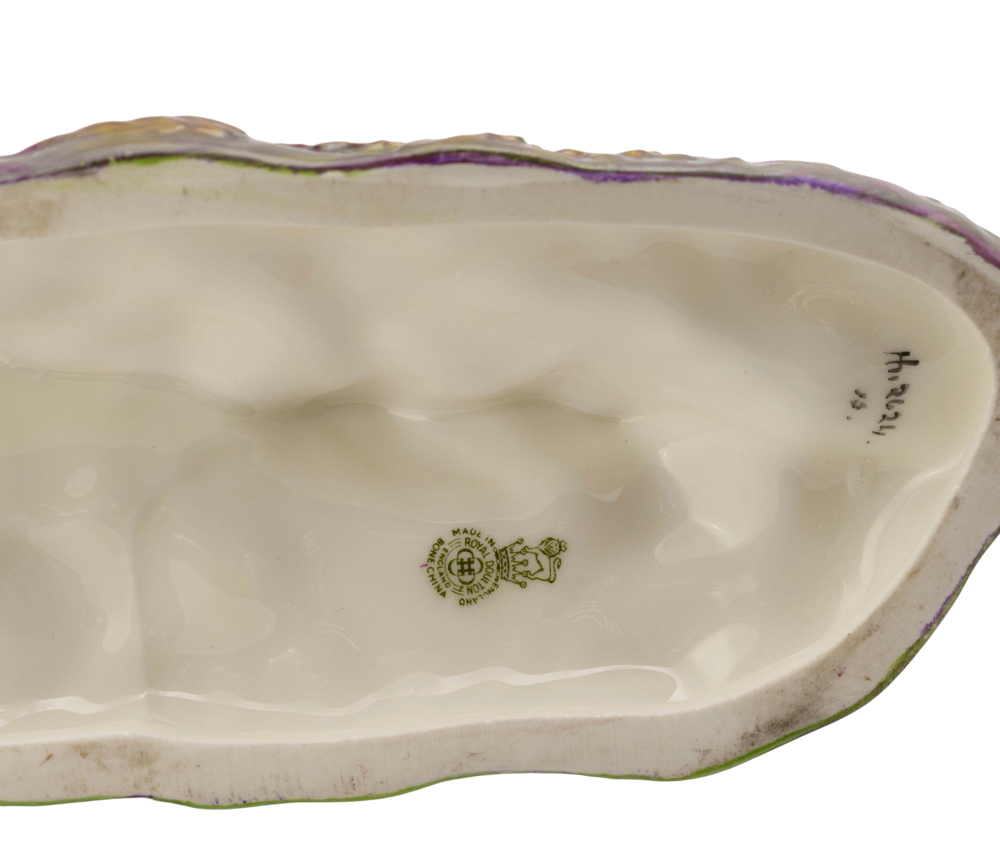 Royal Doulton Pointer dog figure HN2624 - underside showing Royal Doulton factory backstamp and painted model number HN2624