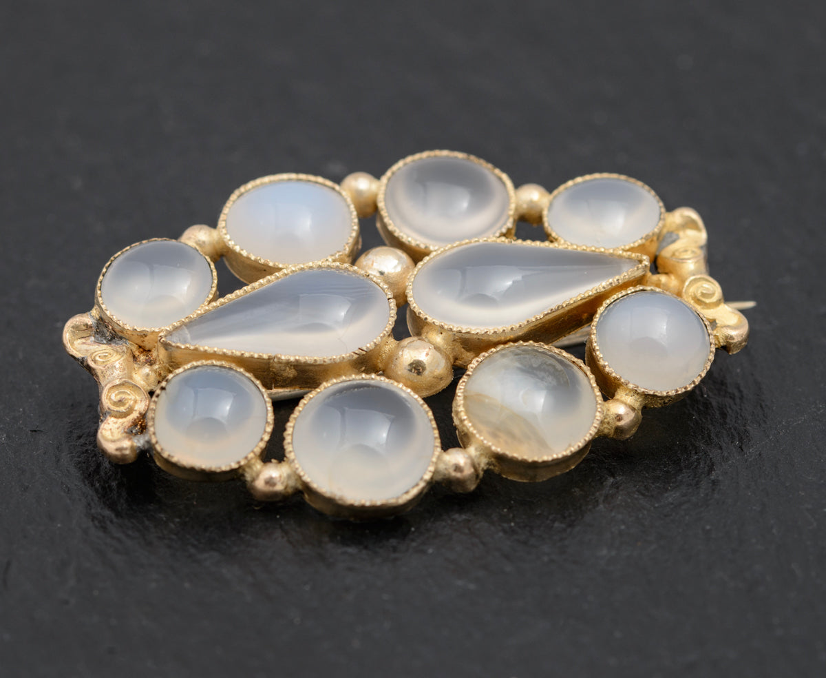 Antique Georgian Brooch/Pin With Natural Moonstones Pinchbeck Setting (A1173)