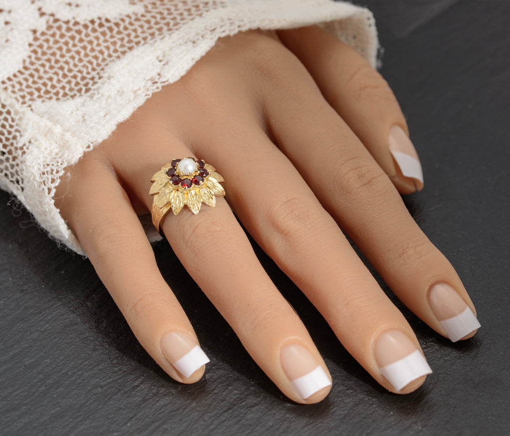 Vintage 9ct Gold Cocktail Ring 1970's Retro With Garnet & Cultured Pearl (A1536)