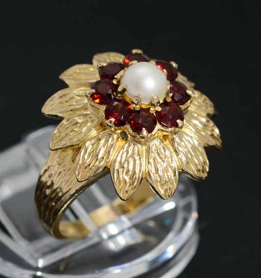 Vintage 9ct Gold Cocktail Ring 1970's Retro With Garnet & Cultured Pearl (A1536)