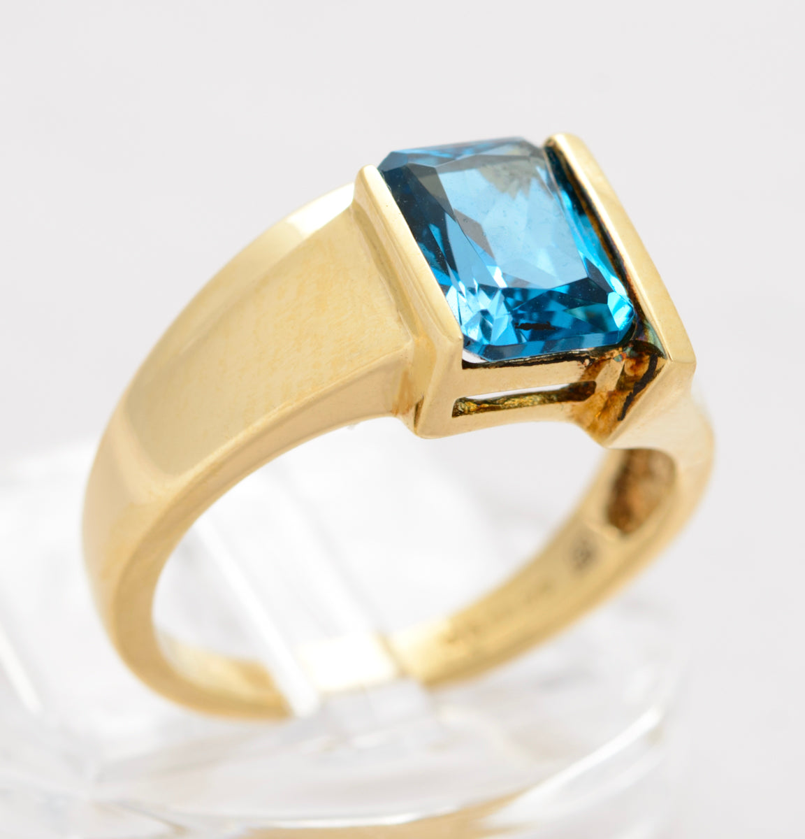 9ct Gold & Natural Sky Blue Topaz Unisex Signet/Dress Ring QVC 2001 (A1556)