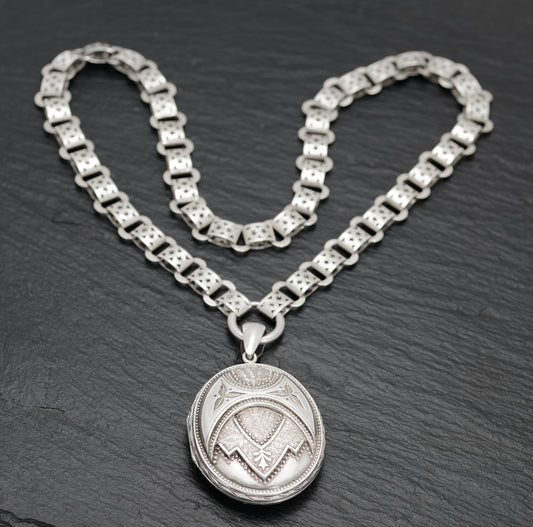 Fine Antique Victorian Sterling Silver Book Chain Necklace & Locket c.1870 (A1568)