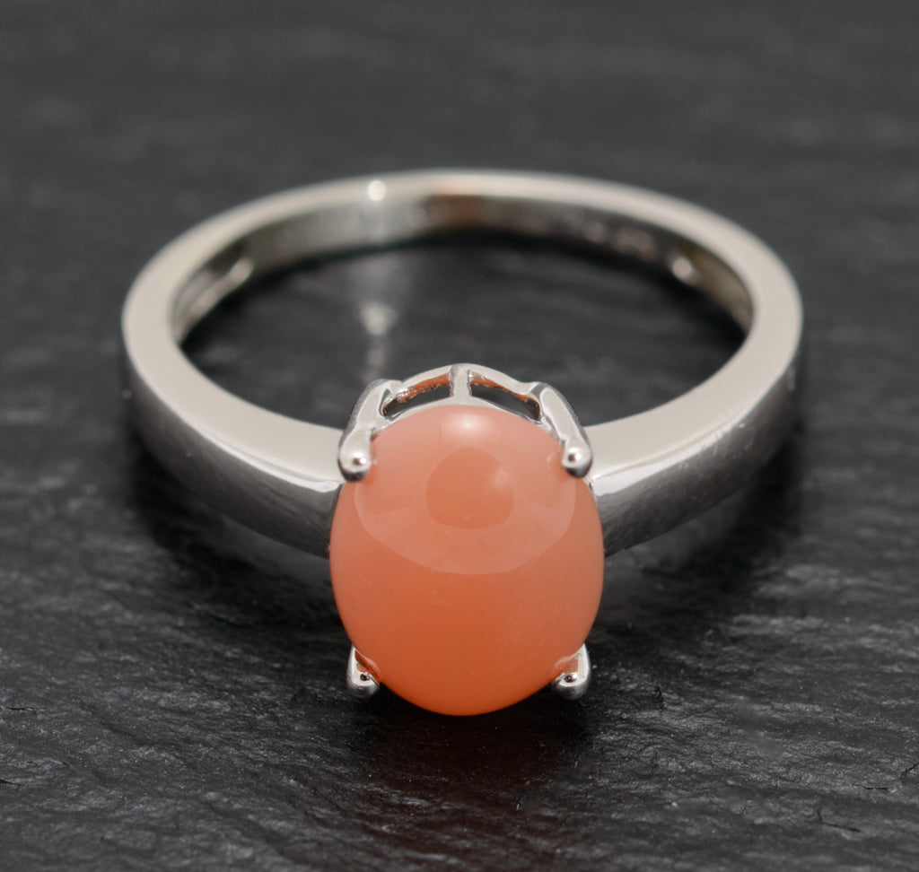 White Gold Solitaire Ring With Peach Moonstone Cabochon Birmingham 2005 QVC (A1573)