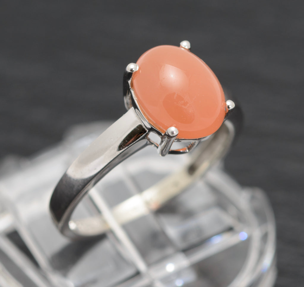 White Gold Solitaire Ring With Peach Moonstone Cabochon Birmingham 2005 QVC (A1573)