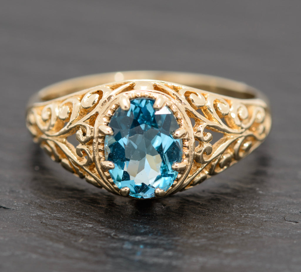 9ct Ladies Gold Ring With Natural Blue Topaz Gemstone Edinburgh Mark  (A1577)