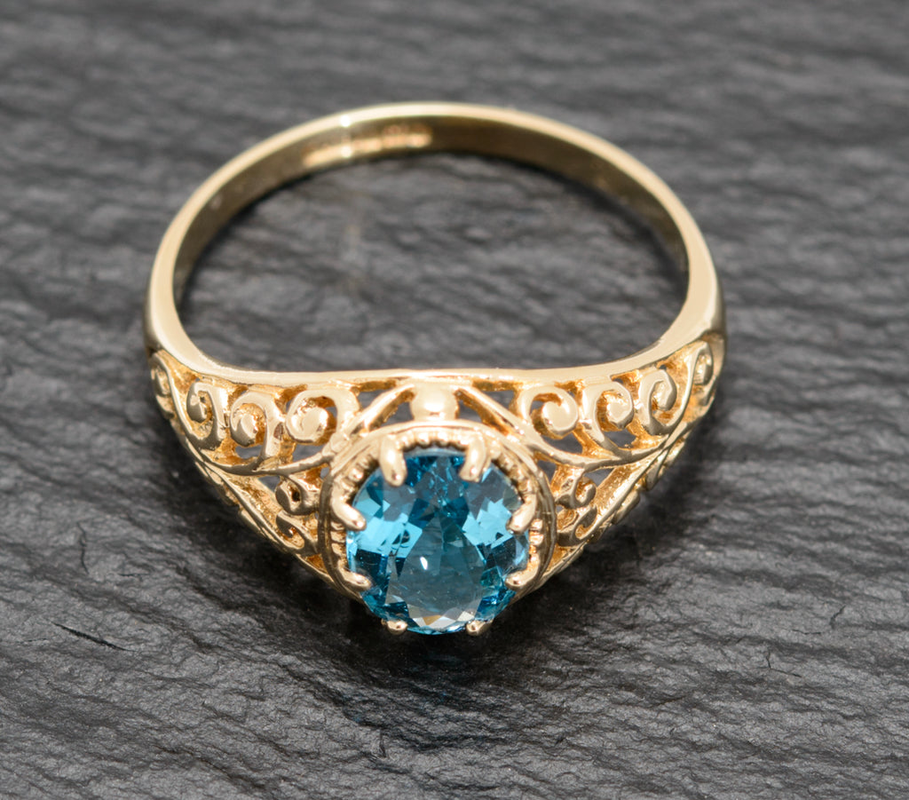 9ct Ladies Gold Ring With Natural Blue Topaz Gemstone Edinburgh Mark  (A1577)