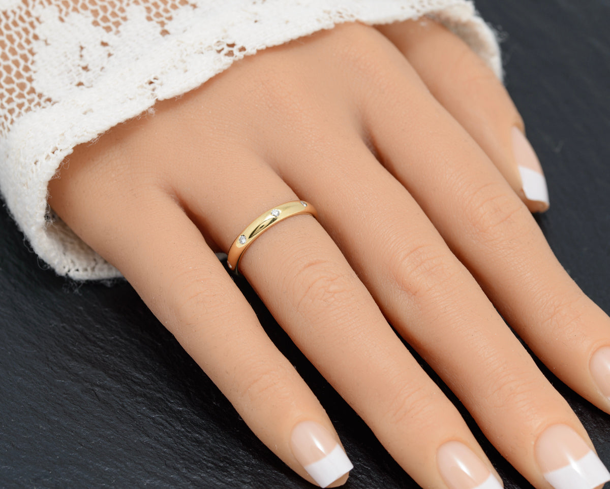 18ct Gold & Diamond Studded Wedding Band Ring 2000 Hallmark - Boxed (A1584)