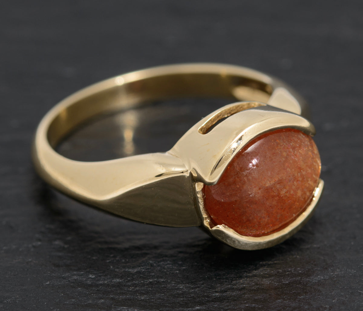 9ct Gold Ring With Golden Sandstone Goldstone Cabochon Hallmarked 2005 (A1598)