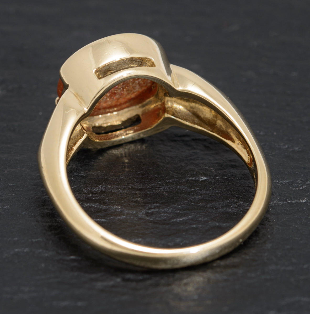 9ct Gold Ring With Golden Sandstone Goldstone Cabochon Hallmarked 2005 (A1598)