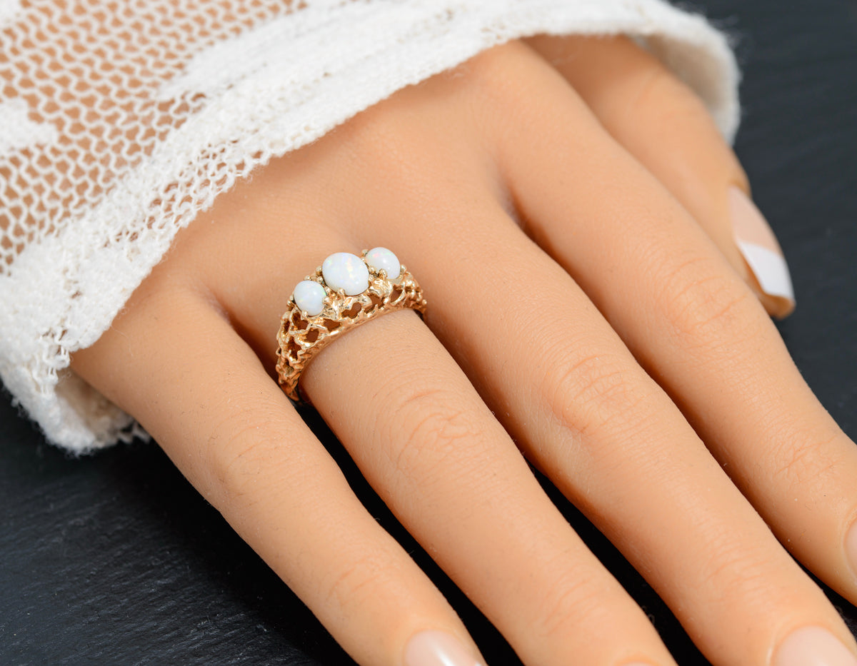 Vintage 9ct Gold Ring With 3 Precious White Natural Opal Cabochons 1970's (A1601)