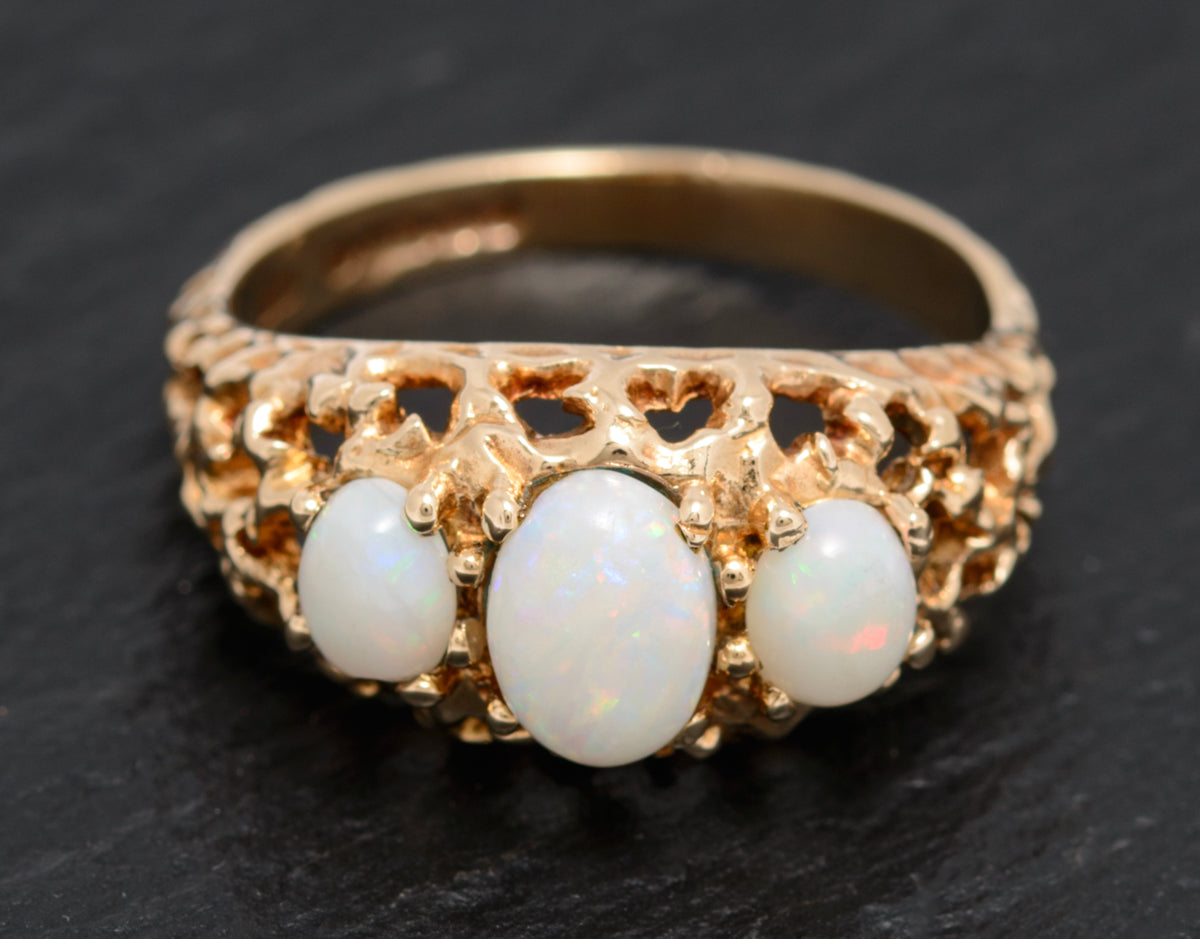 Vintage 9ct Gold Ring With 3 Precious White Natural Opal Cabochons 1970's (A1601)