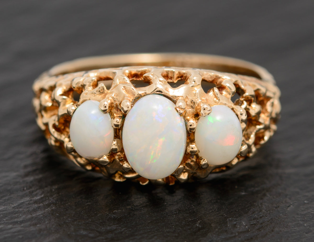 Vintage 9ct Gold Ring With 3 Precious White Natural Opal Cabochons 1970's (A1601)