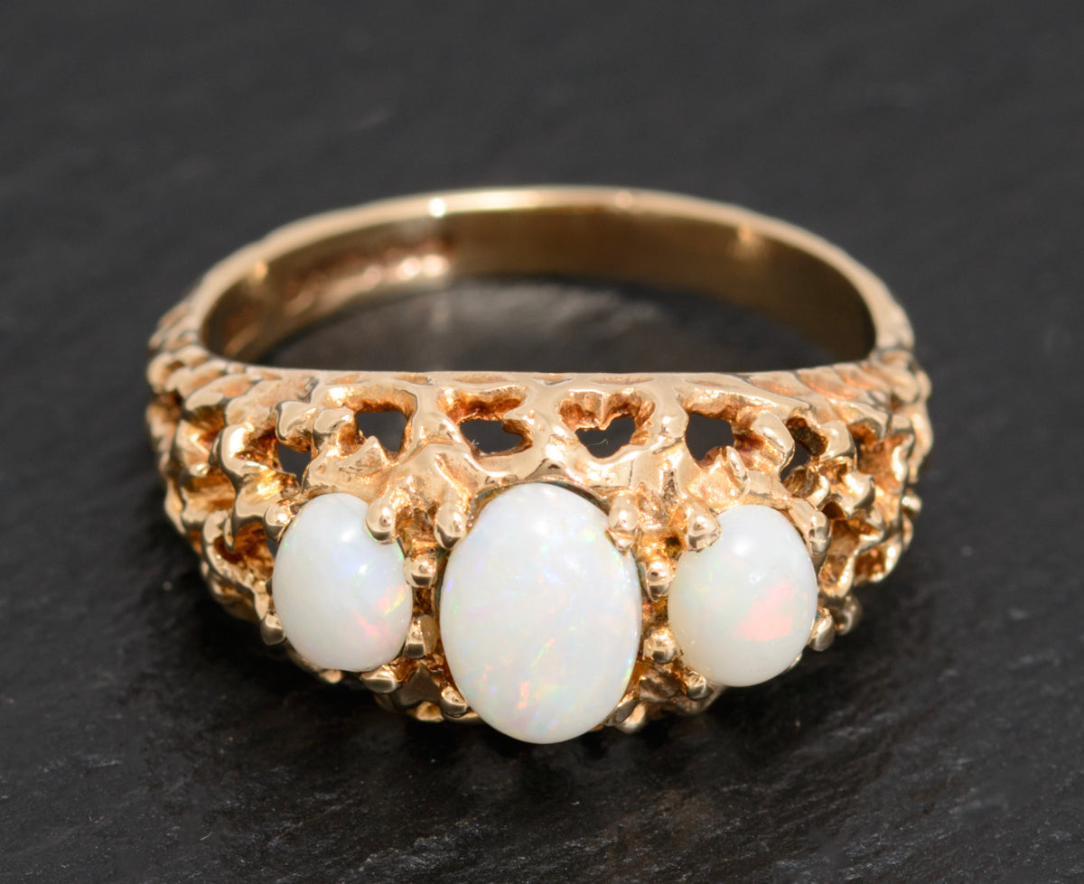 Vintage 9ct Gold Ring With 3 Precious White Natural Opal Cabochons 1970's (A1601)