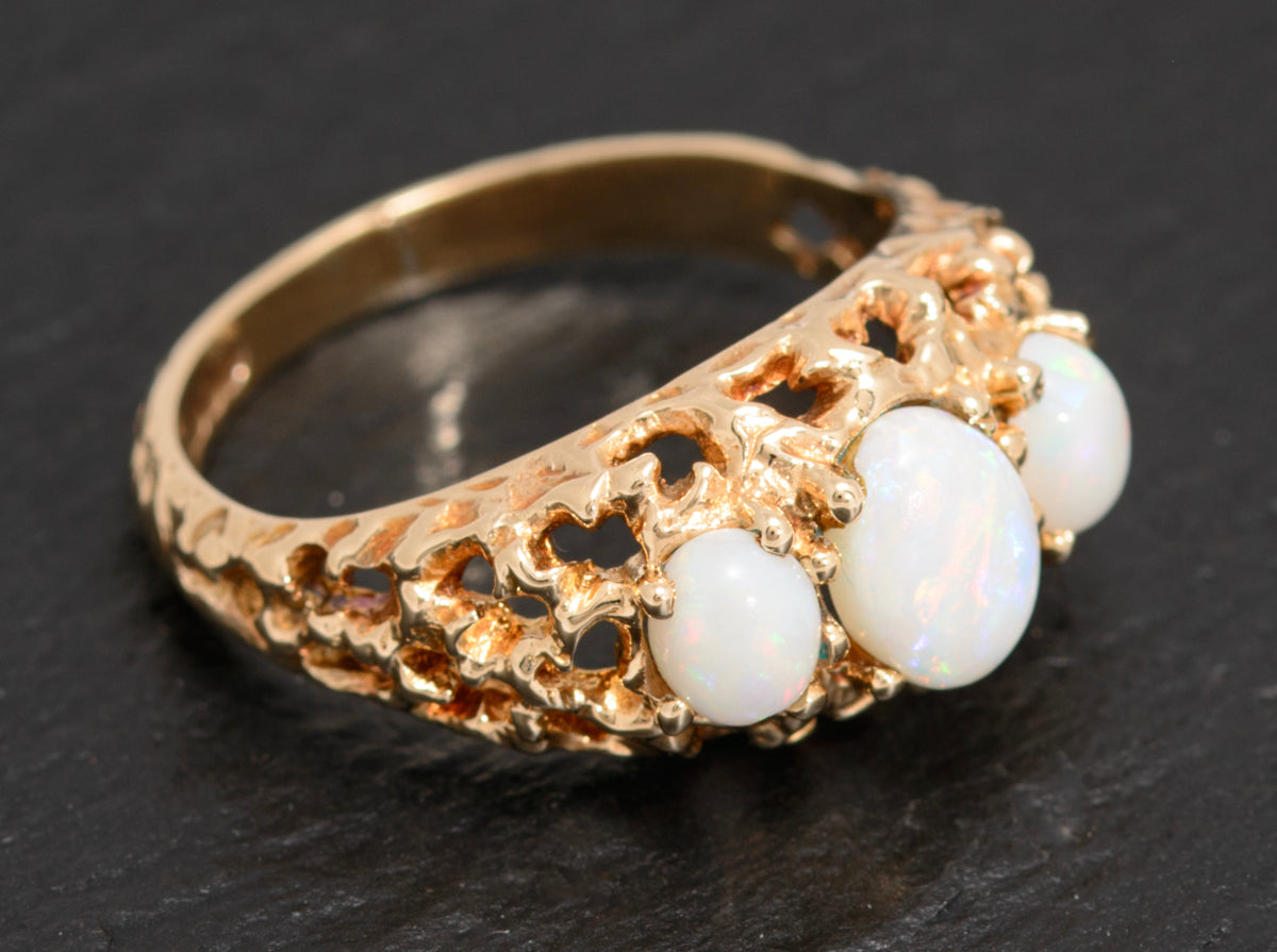 Vintage 9ct Gold Ring With 3 Precious White Natural Opal Cabochons 1970's (A1601)