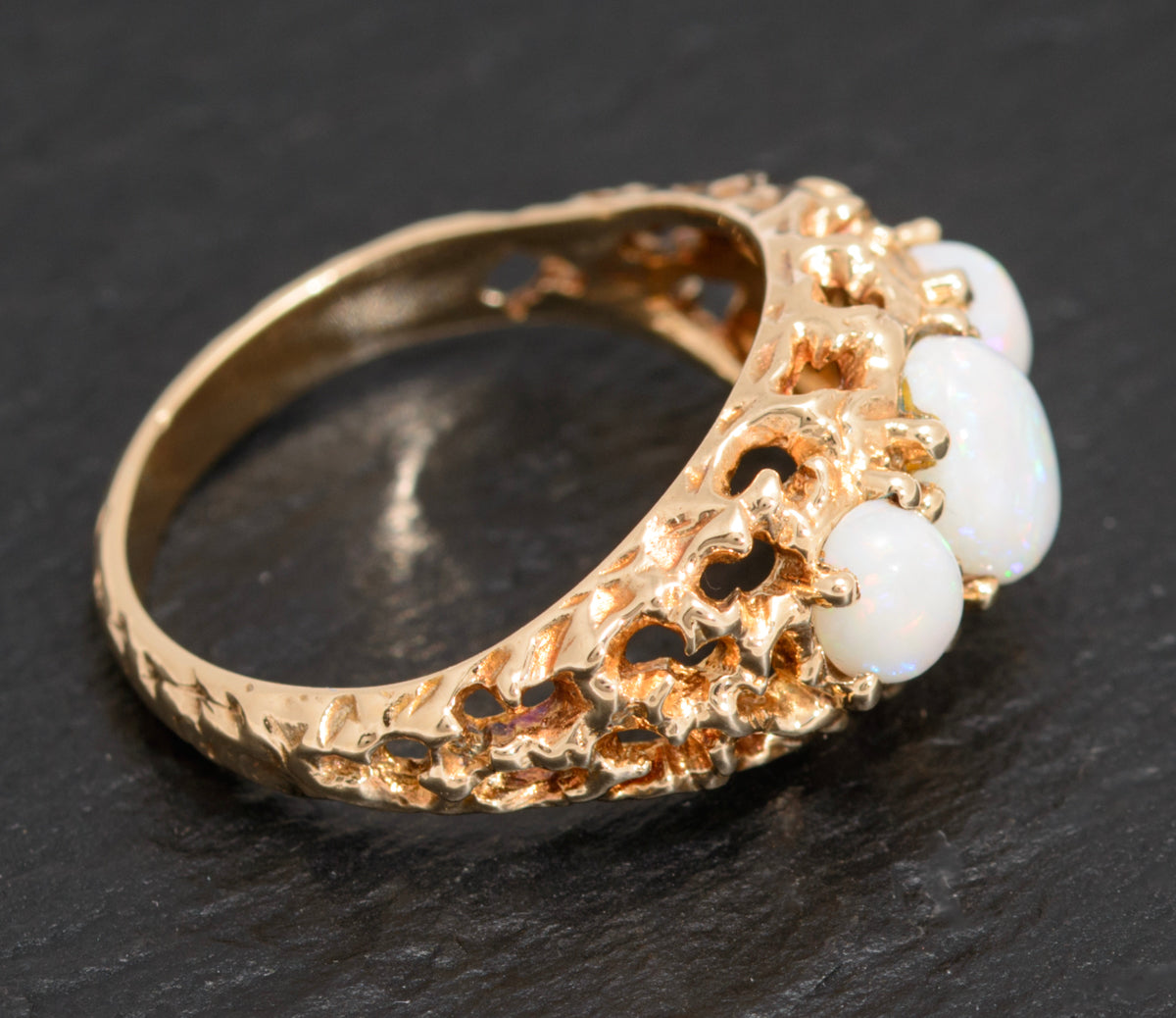 Vintage 9ct Gold Ring With 3 Precious White Natural Opal Cabochons 1970's (A1601)