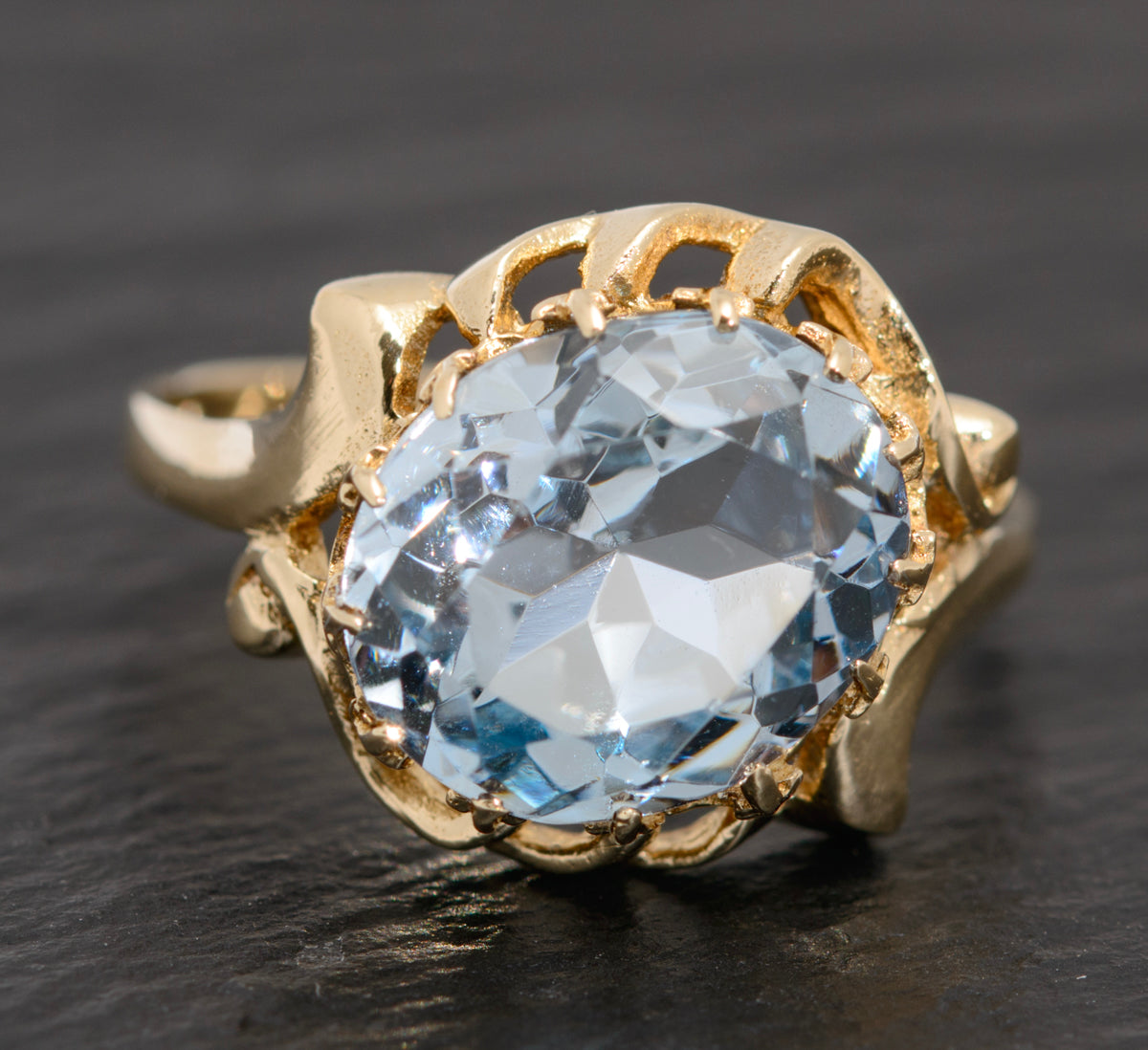 Vintage 9ct Gold Ring With  5 Carat Blue Spinel Gemstone (A1614)