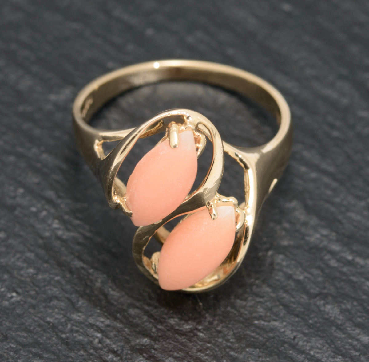 Vintage 18ct Gold Ring With Twin Natural Pink Coral Marquise Cabochons (A1626)
