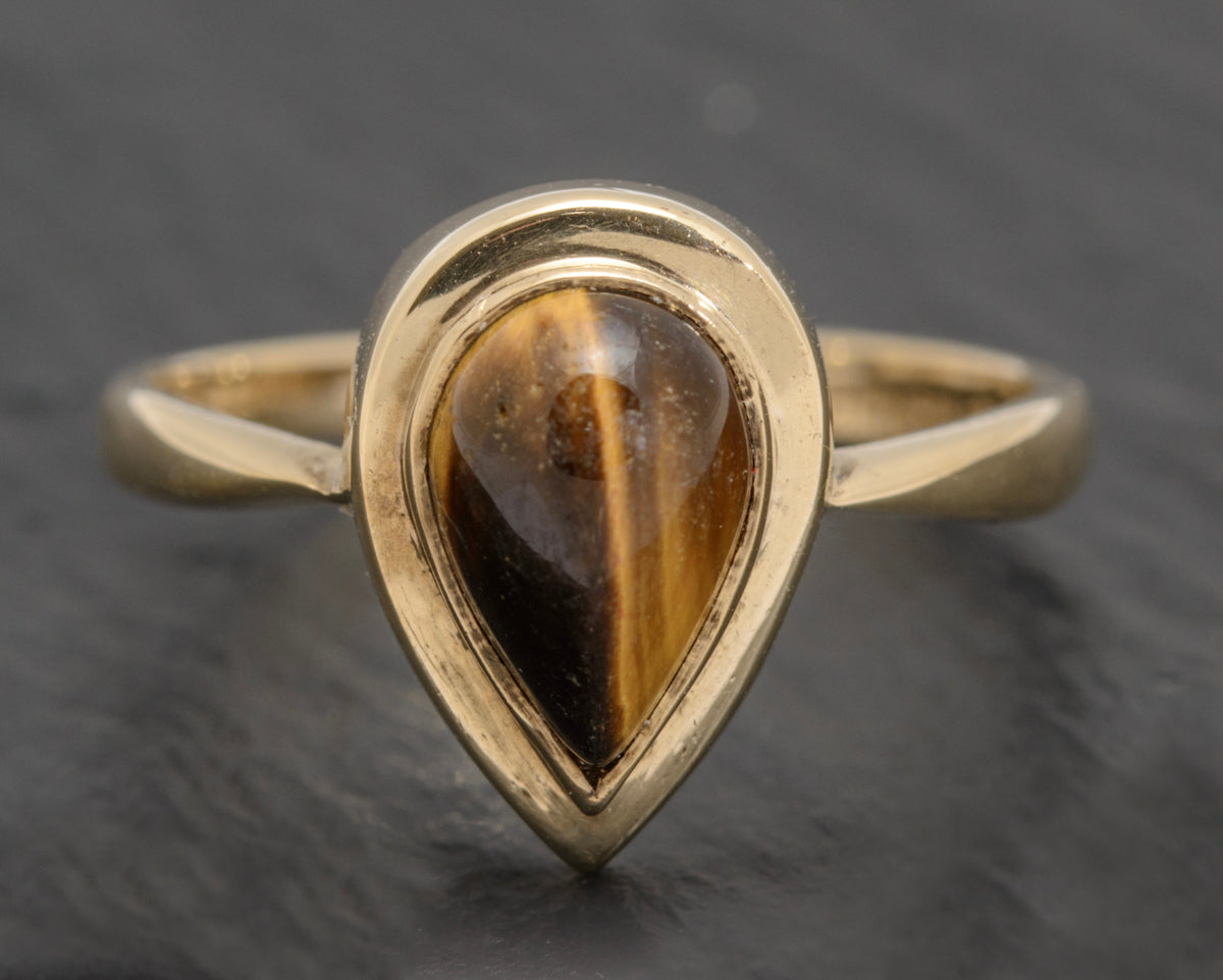 Vintage 9ct Gold Ring With Teardrop Tigers Eye Polished Cabochon 1979 Hallmark (A1632)