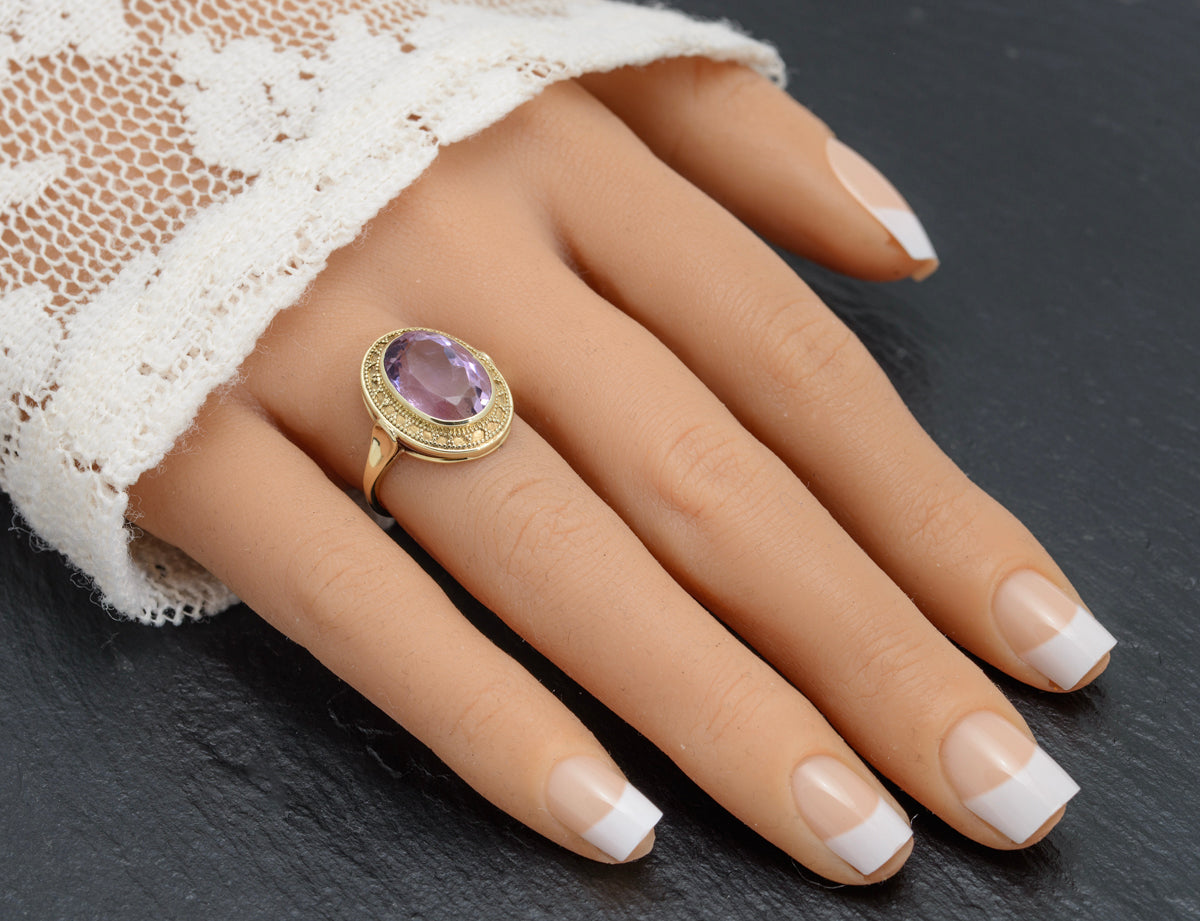 Vintage 9ct Gold & Oval Facet Cut Natural Amethyst Gemstone Dress Ring (A1633)