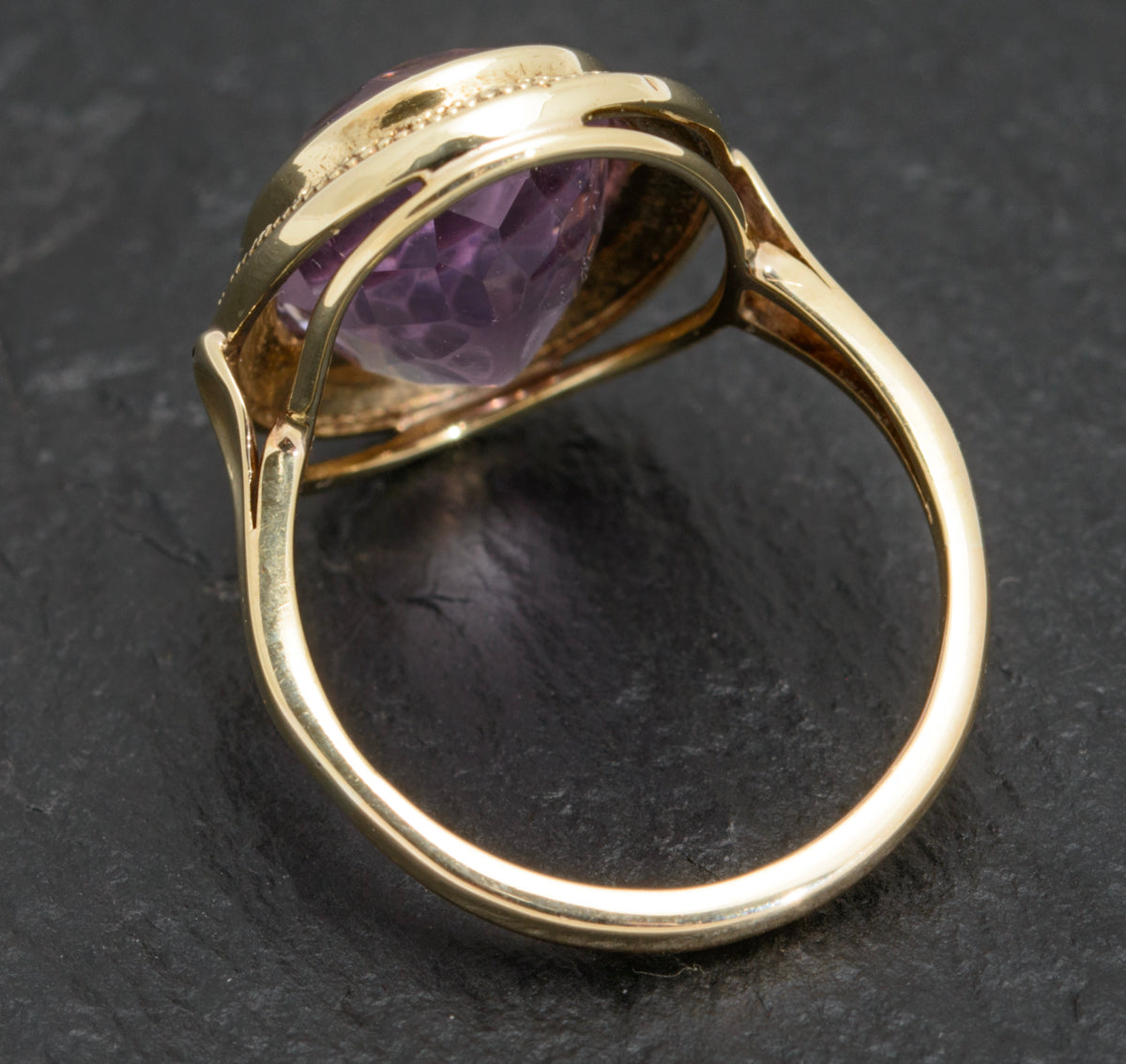 Vintage 9ct Gold & Oval Facet Cut Natural Amethyst Gemstone Dress Ring (A1633)