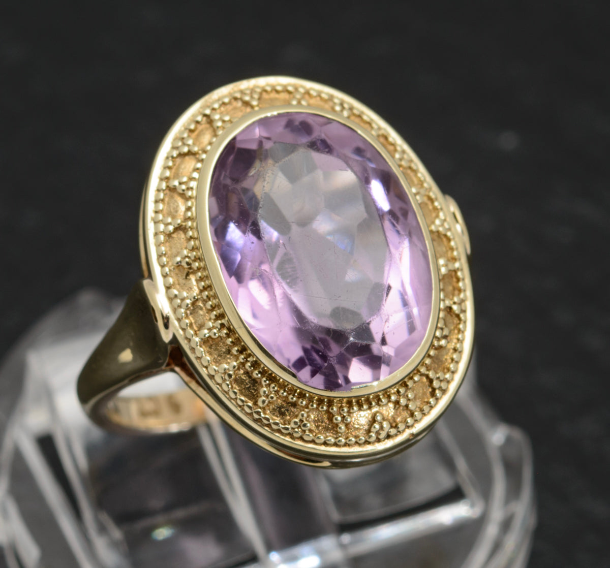 Vintage 9ct Gold & Oval Facet Cut Natural Amethyst Gemstone Dress Ring (A1633)