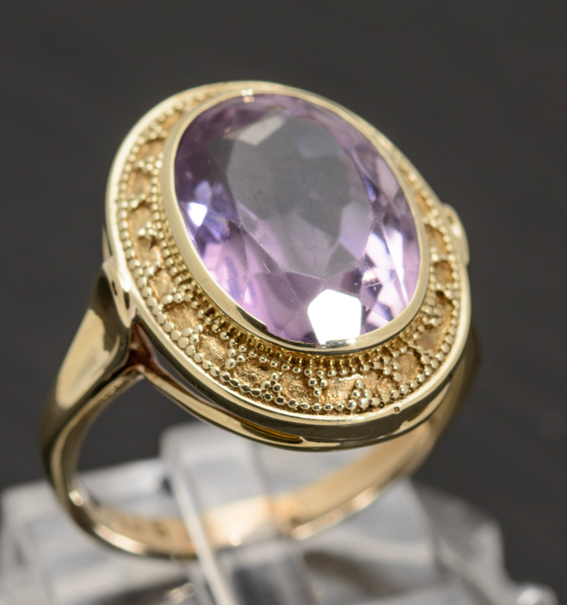 Vintage 9ct Gold & Oval Facet Cut Natural Amethyst Gemstone Dress Ring (A1633)