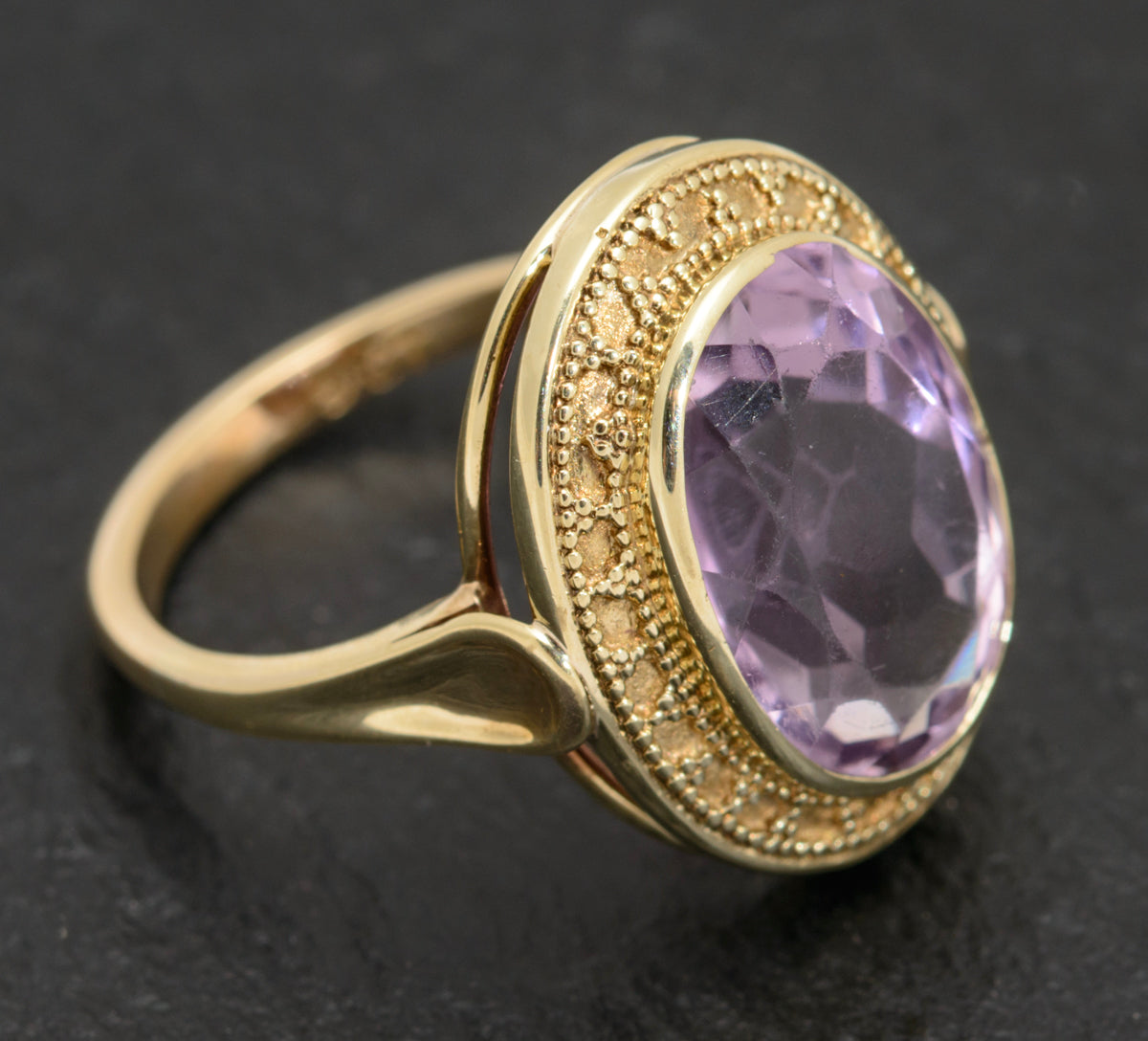 Vintage 9ct Gold & Oval Facet Cut Natural Amethyst Gemstone Dress Ring (A1633)