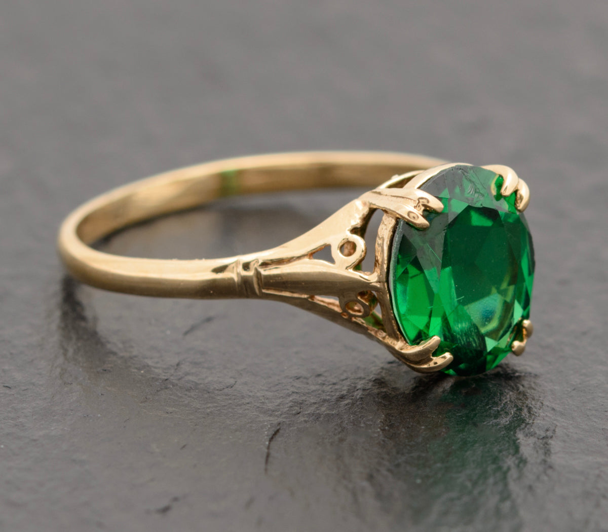 Vintage 9ct Gold Ring With Soude Emerald Gemstone UK Size S  (A1744)