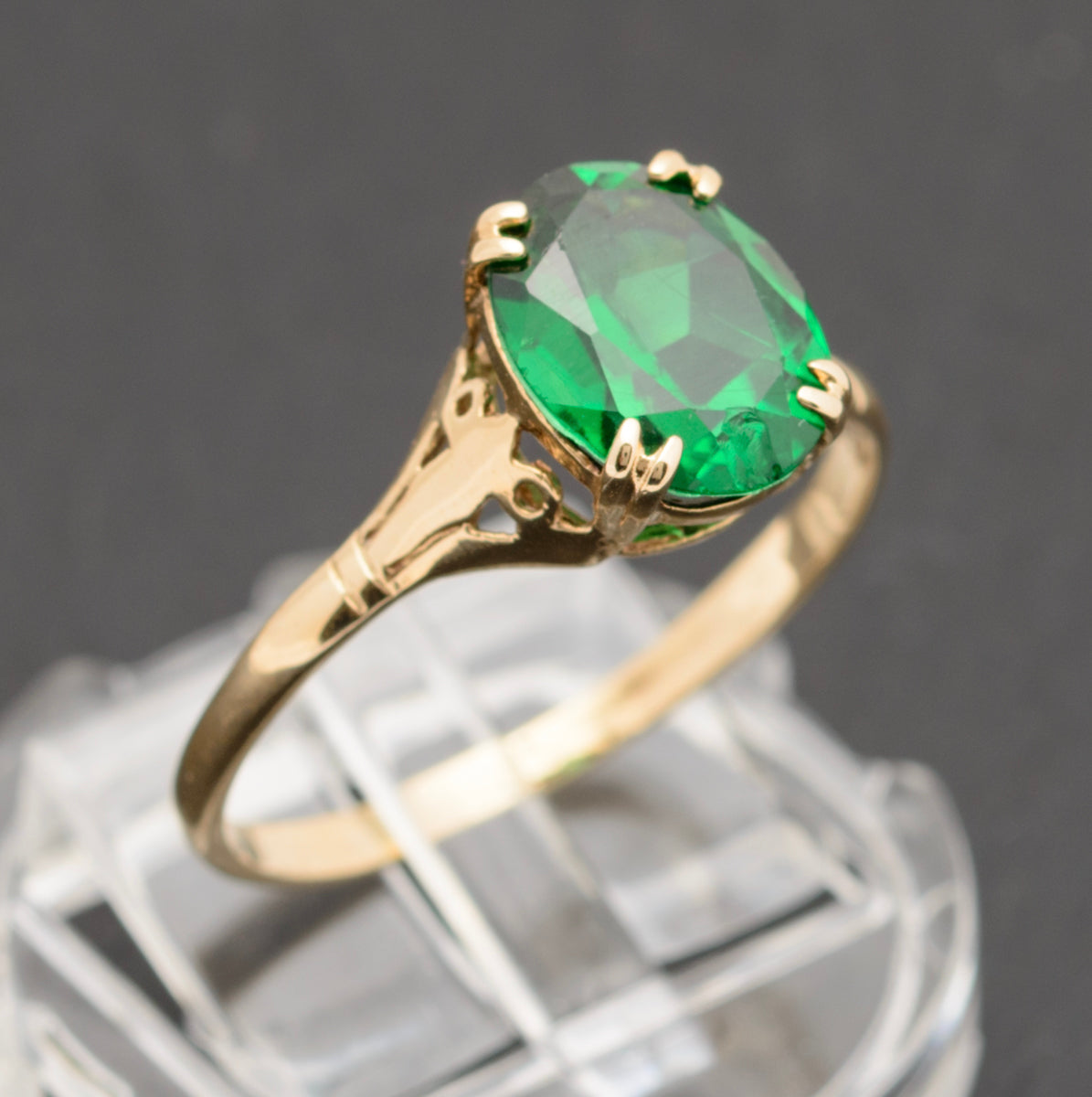 Vintage 9ct Gold Ring With Soude Emerald Gemstone UK Size S  (A1744)