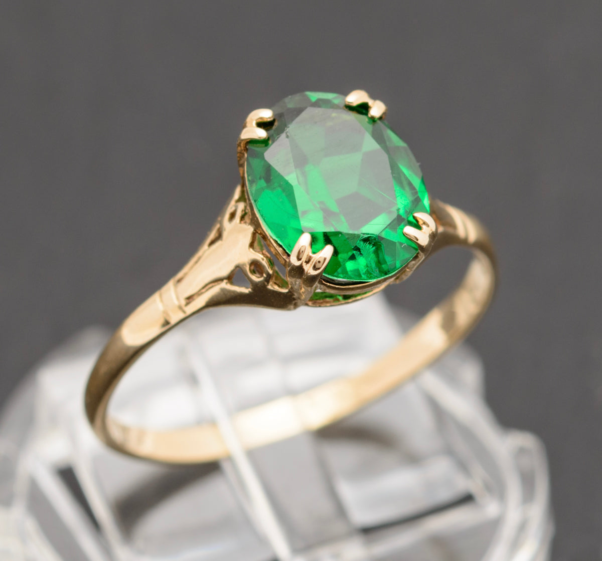Vintage 9ct Gold Ring With Soude Emerald Gemstone UK Size S  (A1744)
