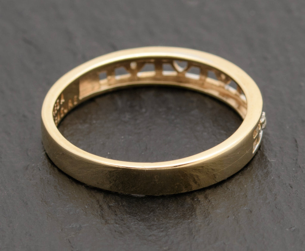 9ct Gold Love Token/Memory Motto Ring With Diamonds & Hearts UK Size S (A1747)