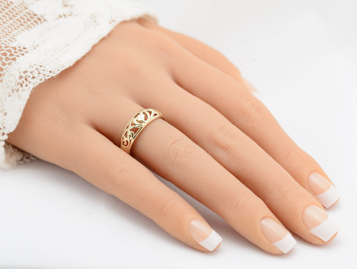 1990's Vintage 9ct Solid Gold Band Ring With Cut Out Detail UK Size P (A1750)