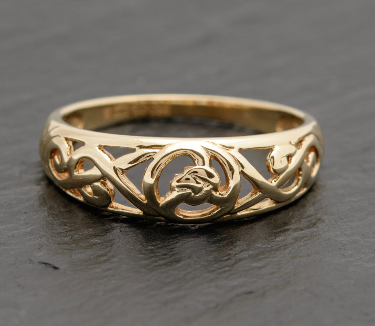 1990's Vintage 9ct Solid Gold Band Ring With Cut Out Detail UK Size P (A1750)