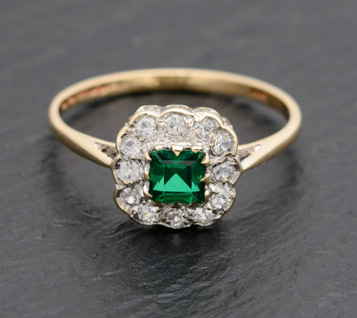 Vintage 9ct Gold Ring With Green Spinel Gemstone & Clear Spinel Halo 1970 UK Size N1/2 (A1751)