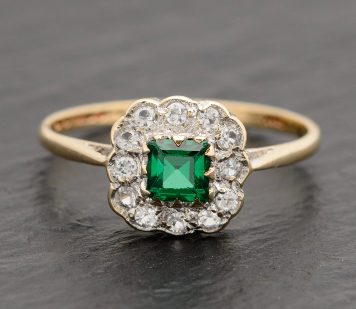 Vintage 9ct Gold Ring With Green Spinel Gemstone & Clear Spinel Halo 1970 UK Size N1/2 (A1751)