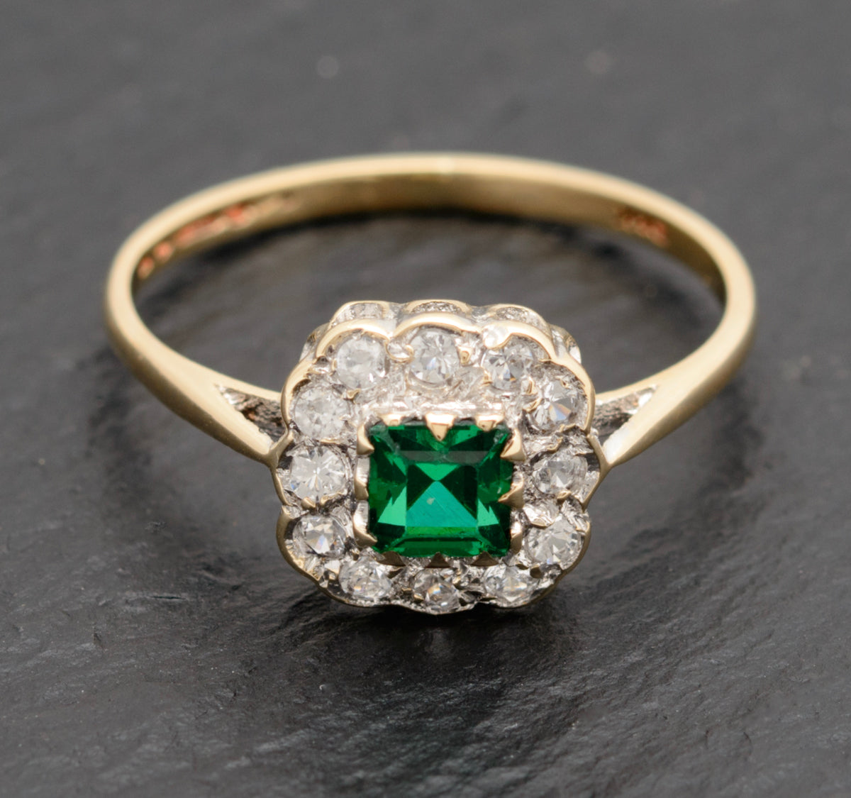 Vintage 9ct Gold Ring With Green Spinel Gemstone & Clear Spinel Halo 1970 UK Size N1/2 (A1751)