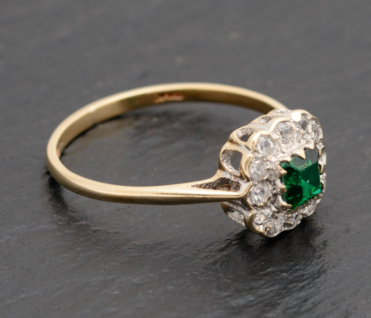 Vintage 9ct Gold Ring With Green Spinel Gemstone & Clear Spinel Halo 1970 UK Size N1/2 (A1751)