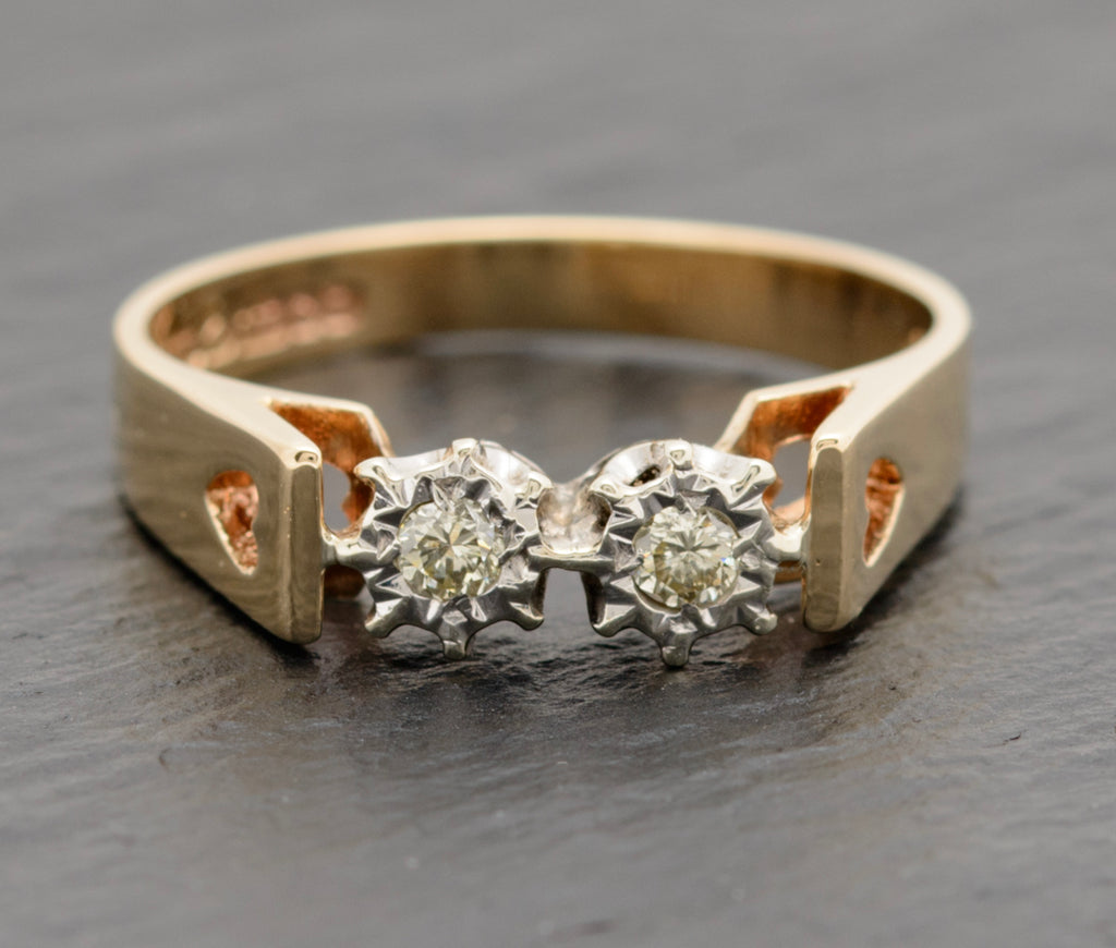 Vintage 9ct Gold Ring Double Diamond Set With Twin Mounts & Heart Detail (A1752)