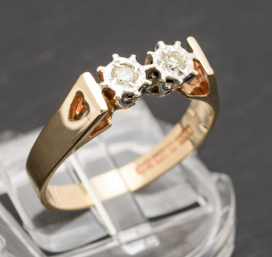 Vintage 9ct Gold Ring Double Diamond Set With Twin Mounts & Heart Detail (A1752)