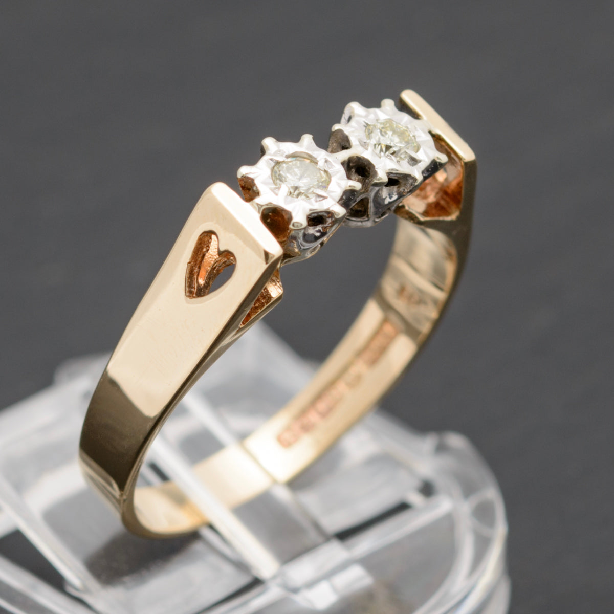 Vintage 9ct Gold Ring Double Diamond Set With Twin Mounts & Heart Detail (A1752)